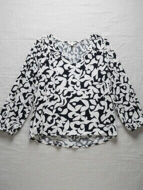 Black & White V-Neck Printed Women's Blouse